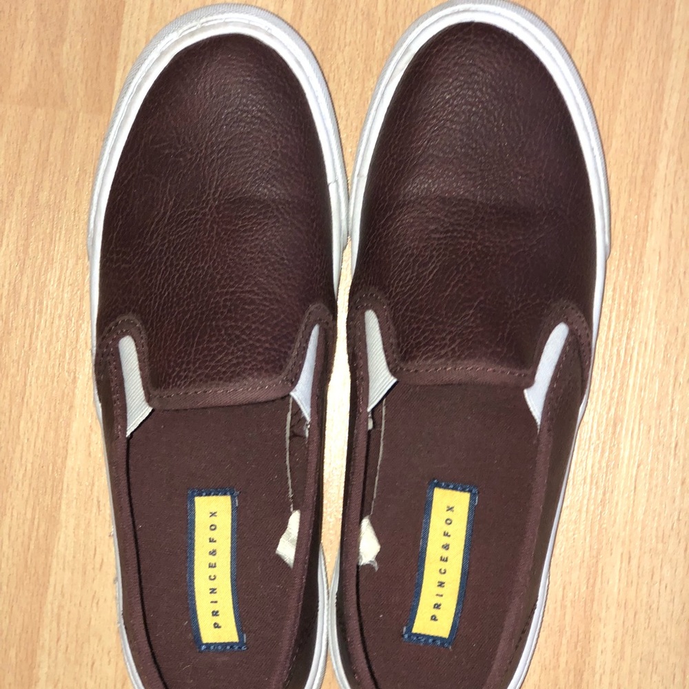 Maroon slip on shoes - Picture 2 of 2